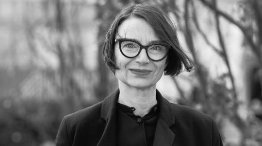 /assets/components/phpthumbof/cache/03_Susanne_Fritz_by_Julius_Erler_1200_667.6d366235f0d23a9d6d91e6d78c330f1a.jpg